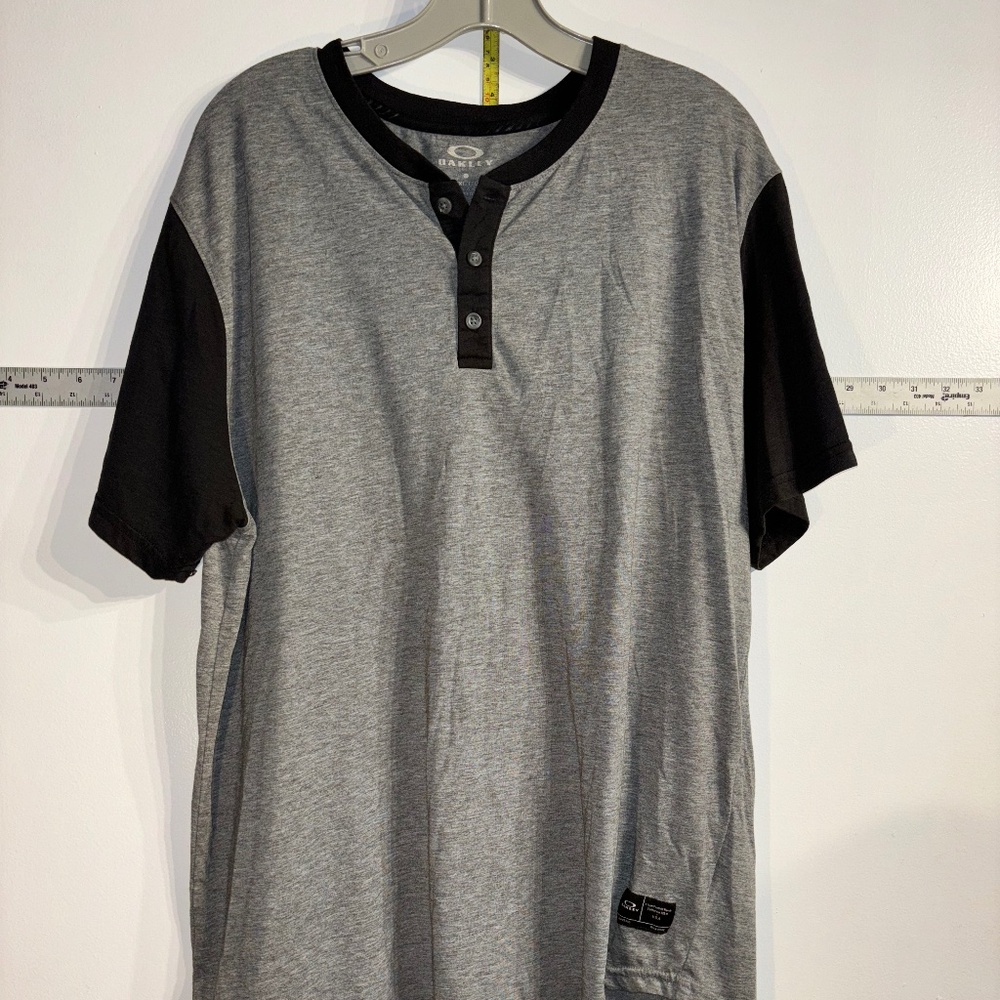 Oakley "jersey style" tee